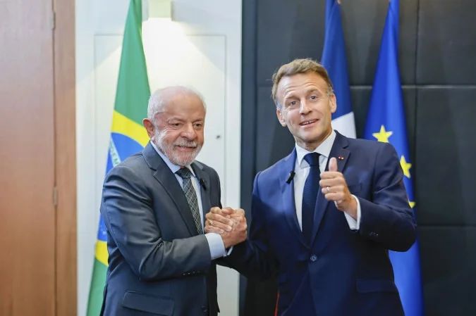 Lula e Macron em Évian-les-Bains