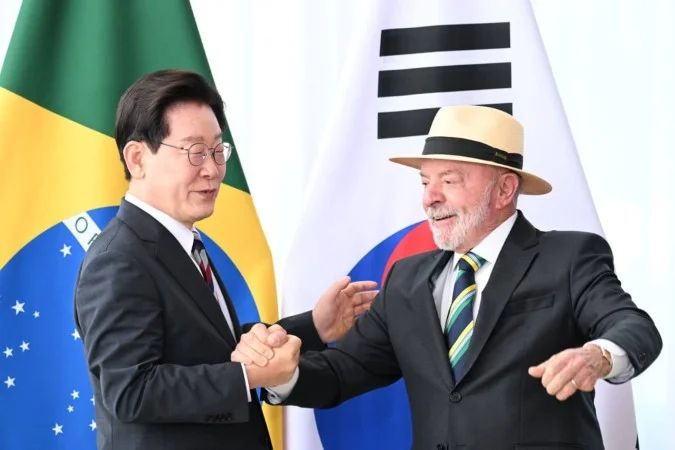 Lula e presidente sul-coreano em reunião oficial em Brasília