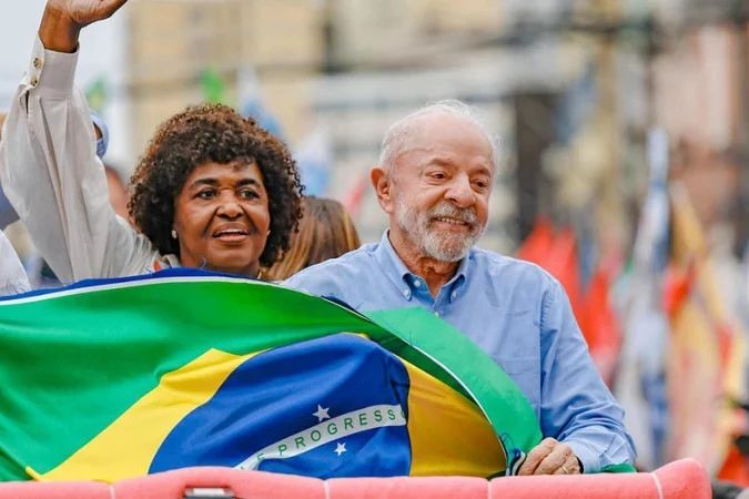 Lula em caminhada em Sao Goncalo
