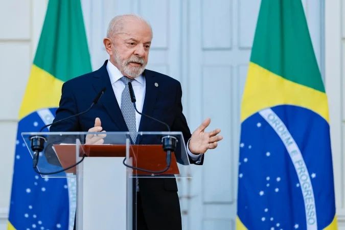Presidente Lula durante coletiva em Genebra