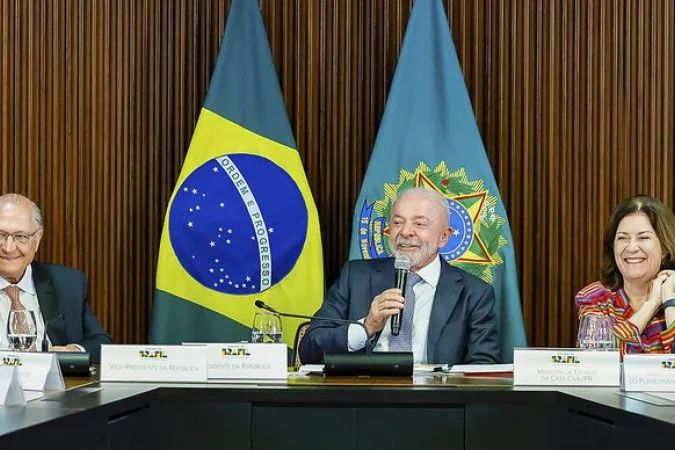 Presidente Lula em reunião no Palácio do Planalto