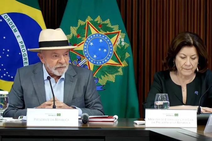 Lula em reunião com ministros