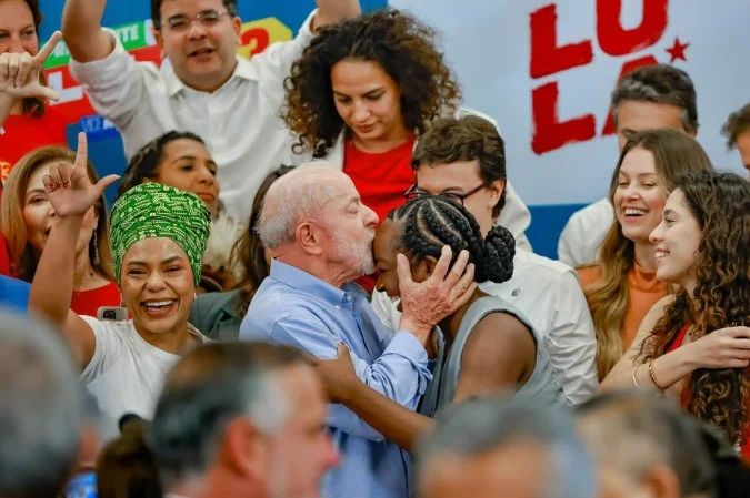 Presidente Lula grava vídeo selfie