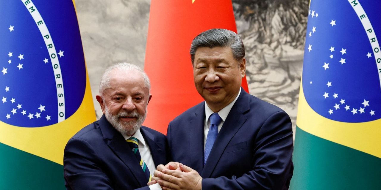 Lula e Xi Jinping em ligação telefônica