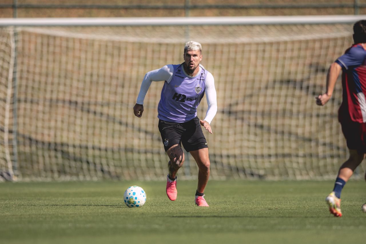 Lyanco em jogo-treino pelo Atlético-MG