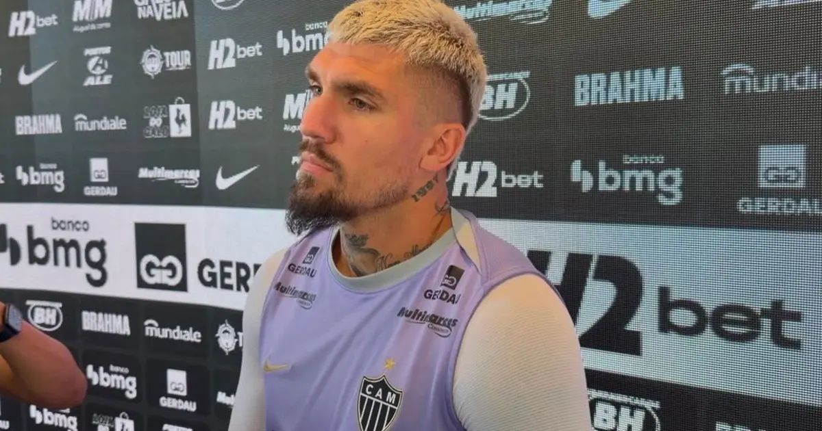 Lyanco em ação com a camisa do Atlético-MG