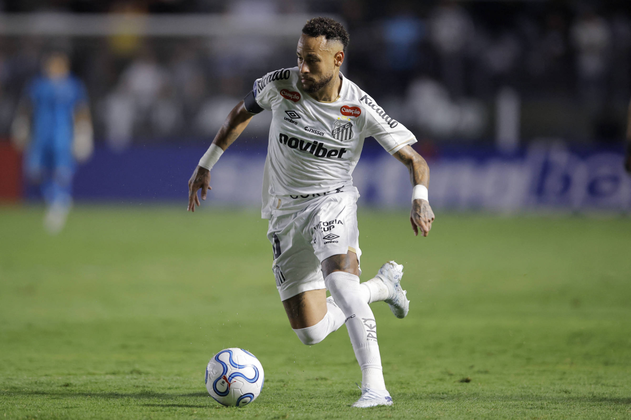 Neymar em campo pelo Santos