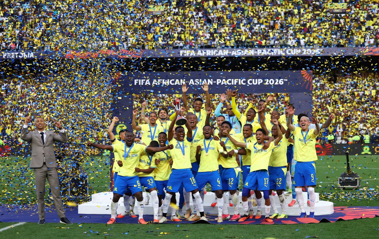 Jogadores do Mamelodi Sundowns comemorando contra o Al-Ahli