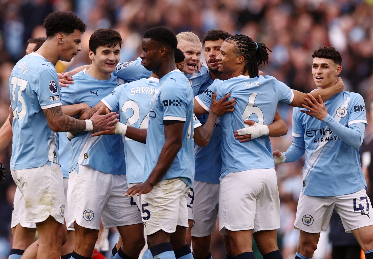 Haaland comemora gol do Manchester City contra o Arsenal no Etihad