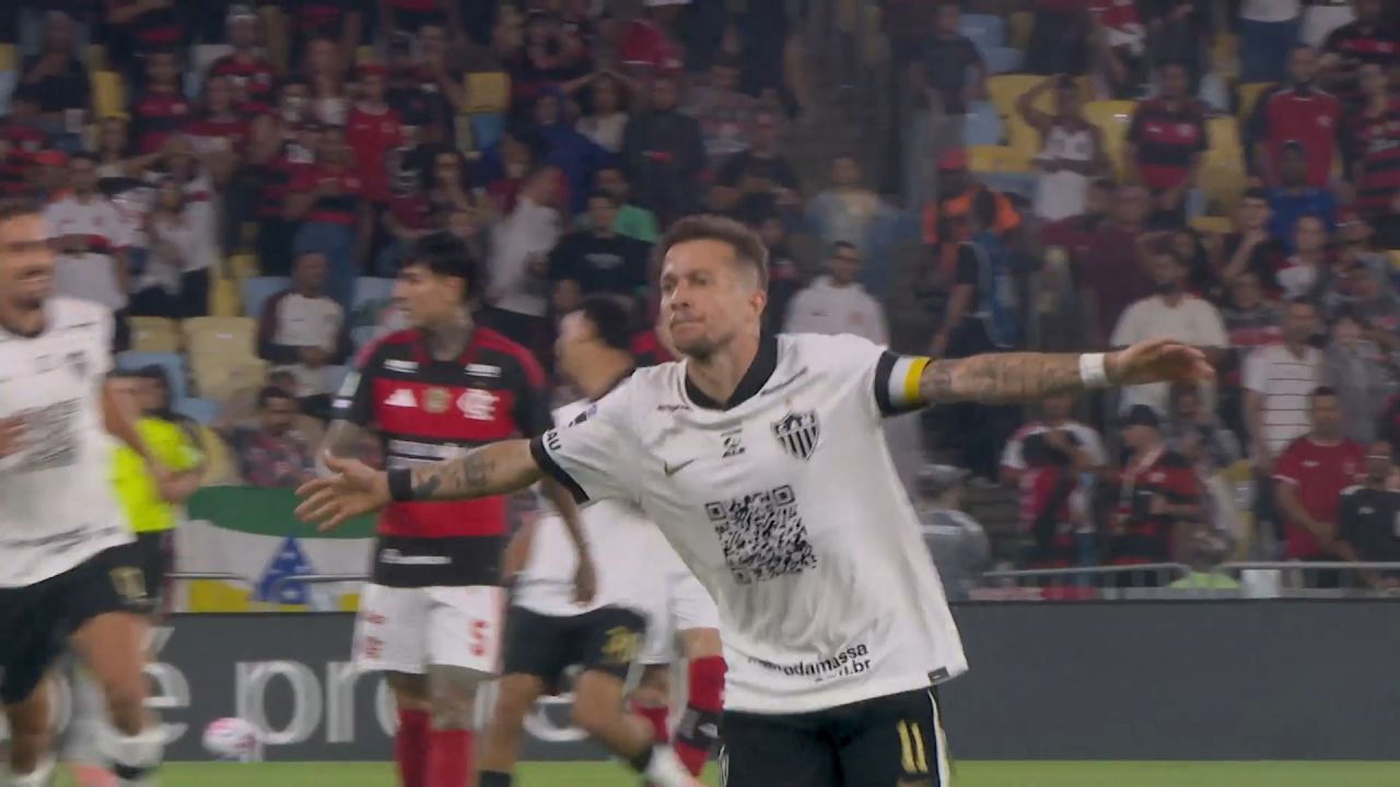 Camisa Manto da Massa com QR Code no espaço máster