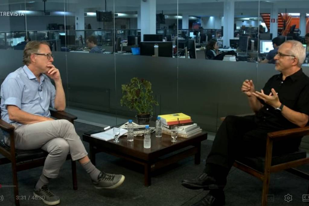 Pastor Marcos Amado durante entrevista