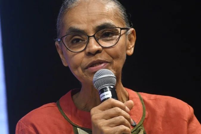 Marina Silva chegando ao debate da Band