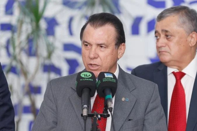 Ministro Luís Marinho durante pronunciamento