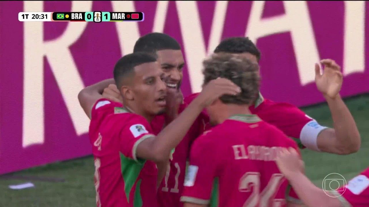 Marrocos e Brasil em campo no Estádio de Nova Jersey
