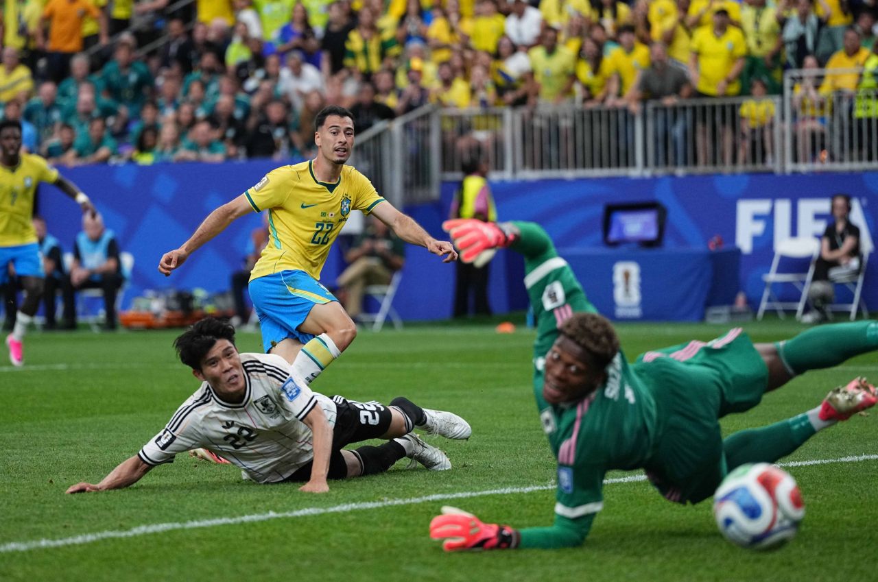 Martinelli comemora gol da virada