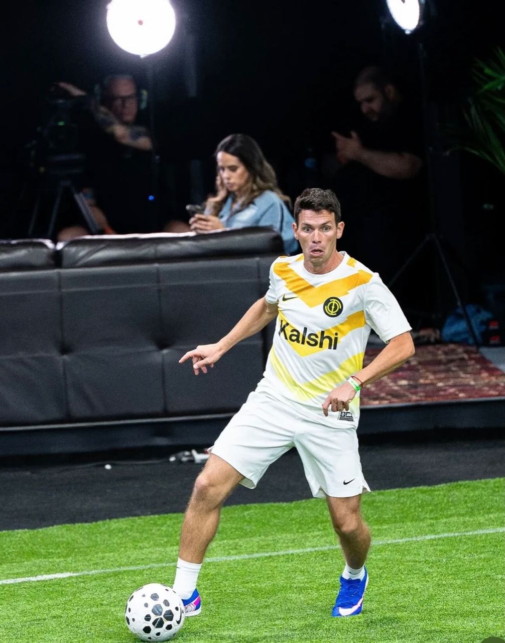 Matías Pourrain com camisa do Miami United