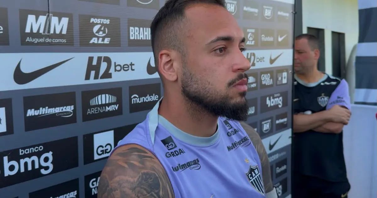 Maycon durante treino aberto na Cidade do Galo