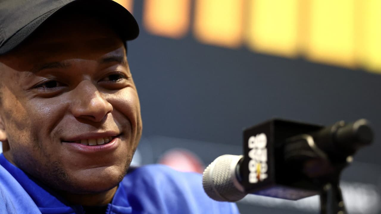 Kylian Mbappé durante entrevista antes do amistoso Brasil x França