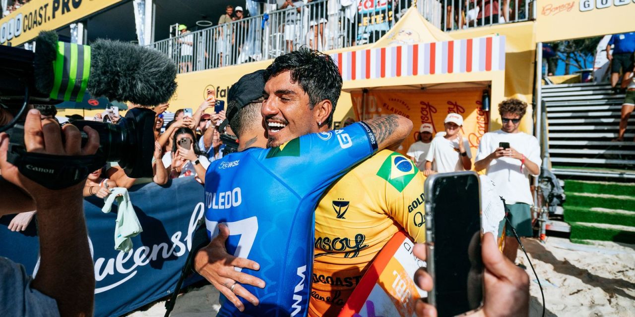 Gabriel Medina surfando em Manu Bay