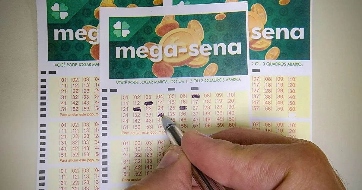 Painel com as dezenas sorteadas da Mega-Sena