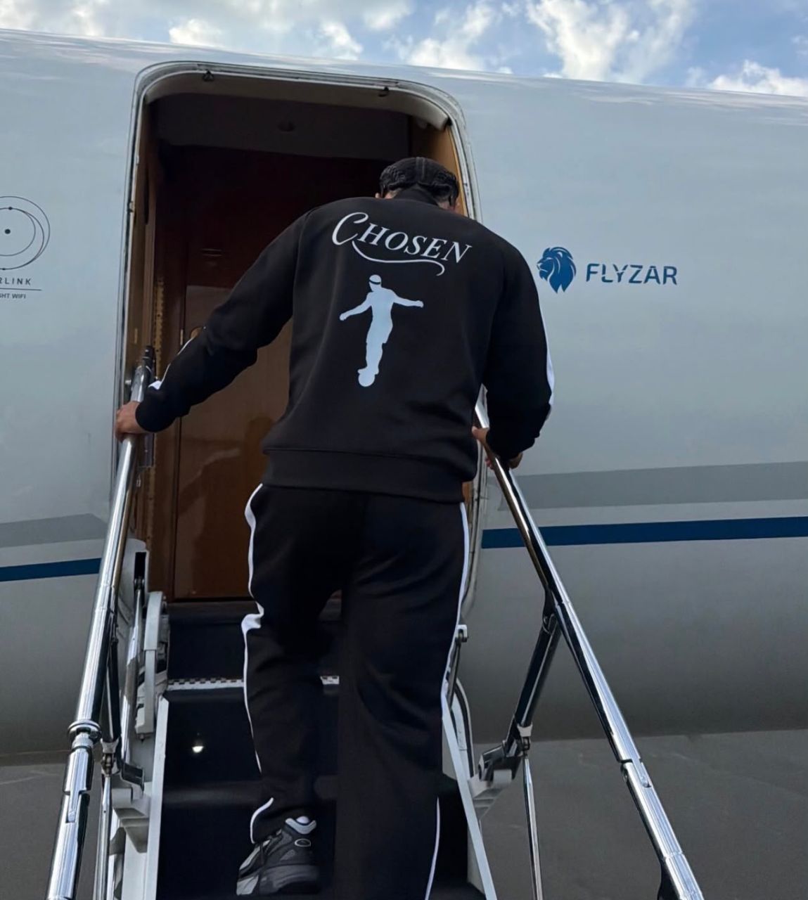 Memphis embarcando na Holanda rumo a Sao Paulo