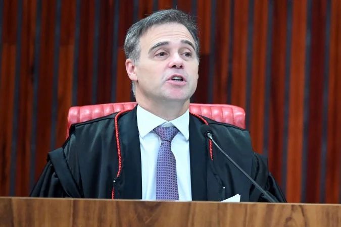 Ministro André Mendonça no plenário do TSE