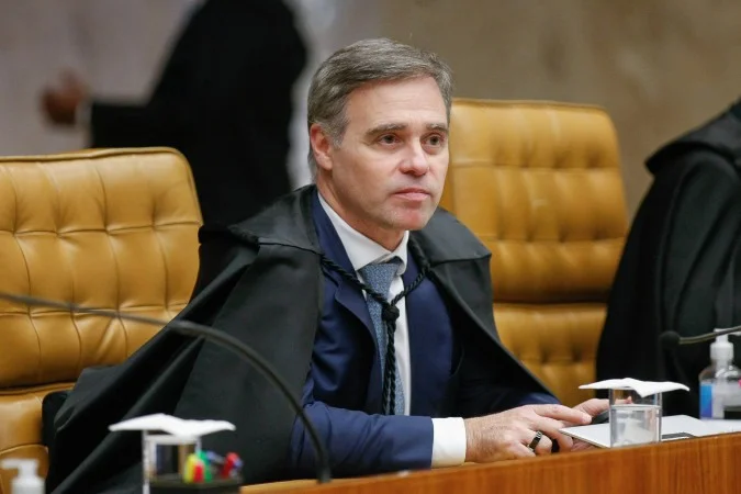 Ministro André Mendonça em sessão do STF