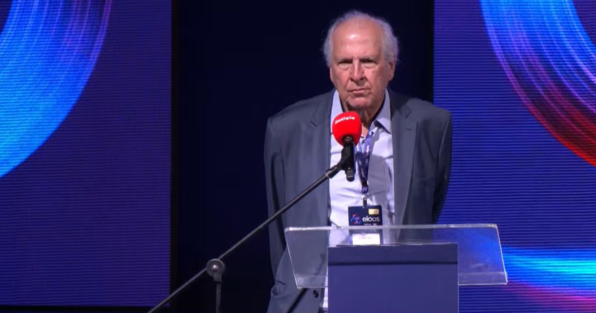 Rubens Menin no palco do Eloos em Belo Horizonte