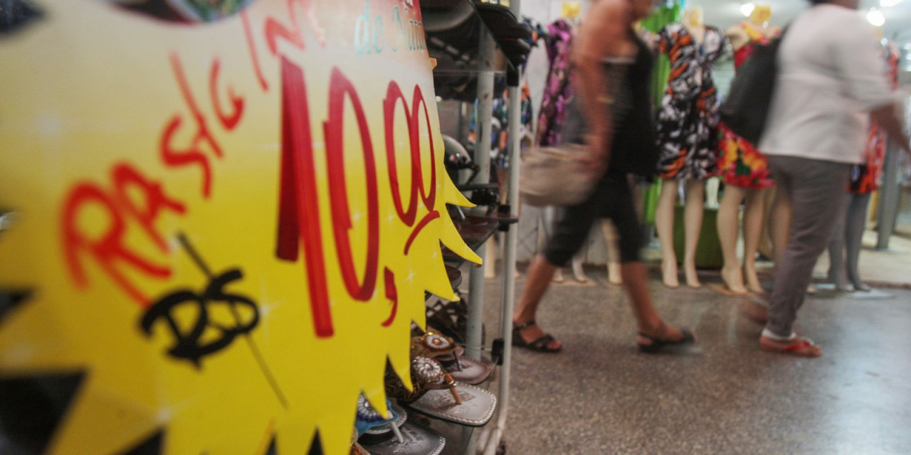 Painel com índices econômicos