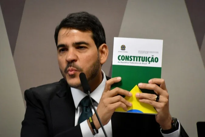 Jorge Messias durante sabatina na CCJ do Senado