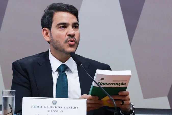 Jorge Messias, advogado-geral da União, durante pronunciamento