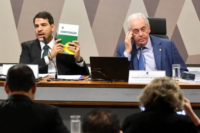 Jorge Messias durante sabatina na CCJ do Senado