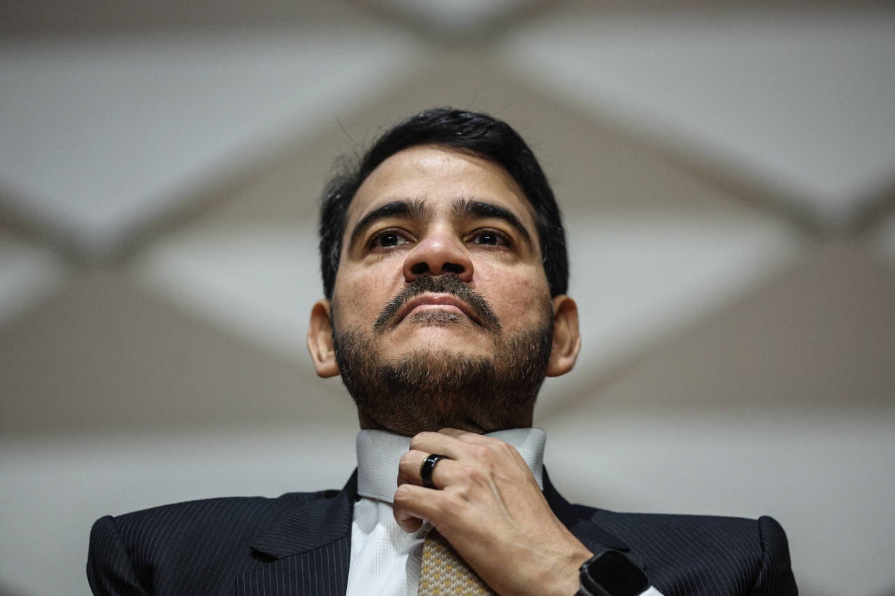 Jorge Messias chegando ao Senado para sabatina