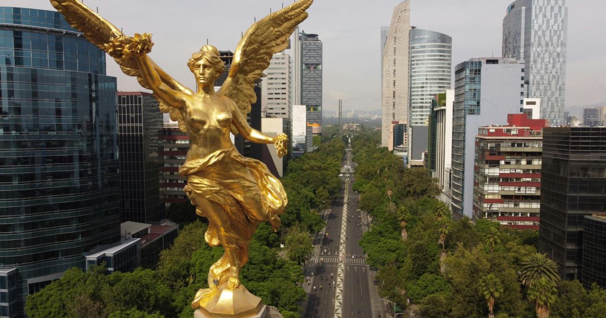 Líderes do México e da União Europeia durante reunião em Cidade do México