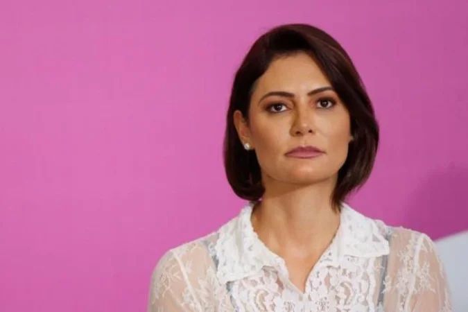 Michelle Bolsonaro durante registro de candidatura