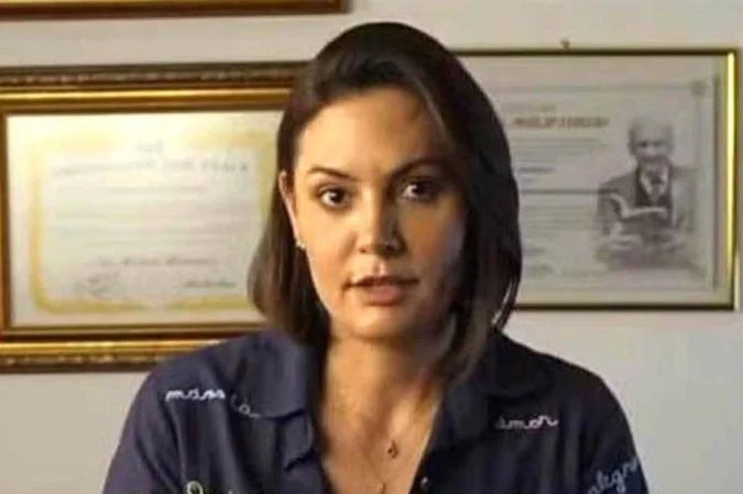 Michelle Bolsonaro durante gravação de vídeo