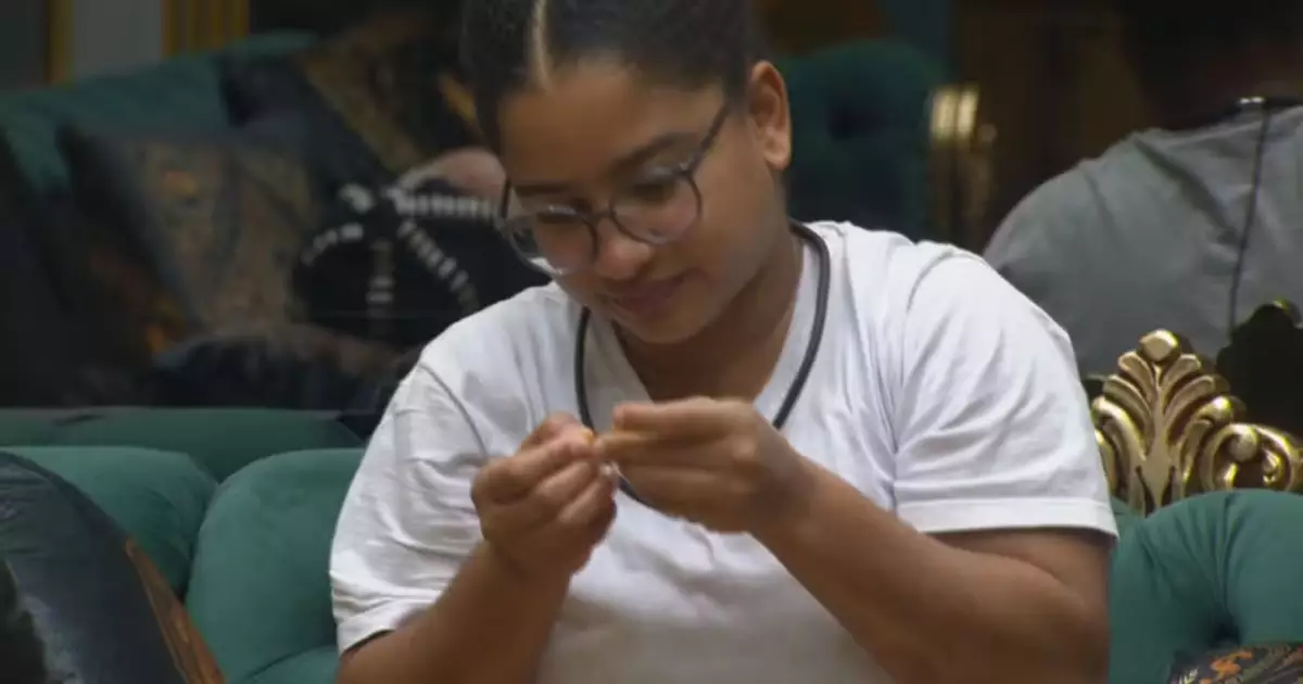 Milena dança no BBB 26 durante show de Gloria Groove