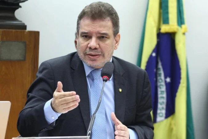 Ministro Wellington César durante audiência na Câmara