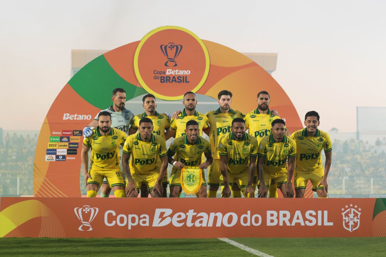 Bruno Santos comemorando gol pelo Mirassol