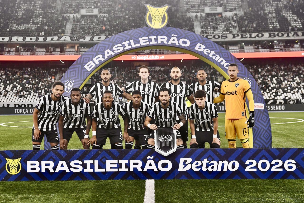 Jogadores do Botafogo comemoram gol no Nilton Santos