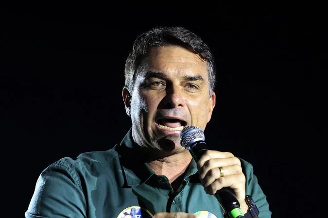 Alexandre de Moraes e Flávio Bolsonaro