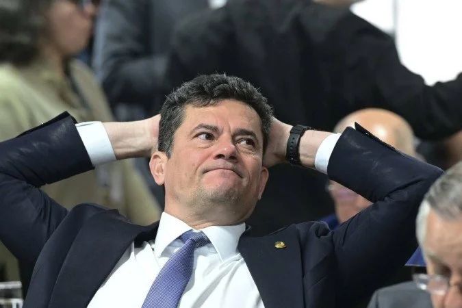 Sergio Moro grava vídeo sobre ausência em debate