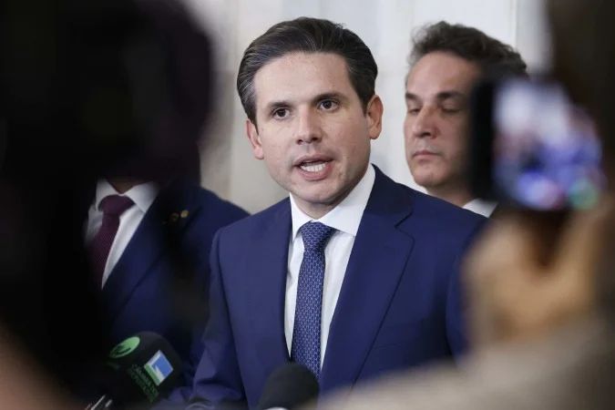 Hugo Motta durante sessão na Câmara dos Deputados