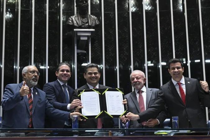 Sessão solene de promulgação da emenda constitucional no Congresso