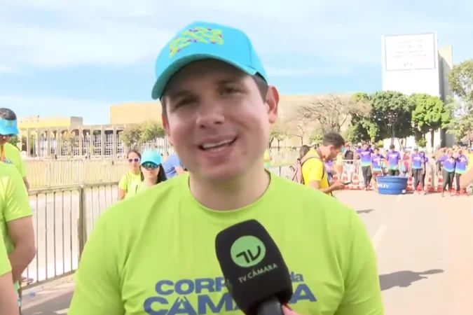 Hugo Motta participa de corrida do bicentenário da Câmara