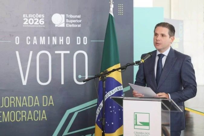 Hugo Motta durante cerimônia no Salão Negro do Congresso