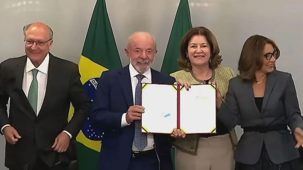 Assinatura da MP no Palácio do Planalto