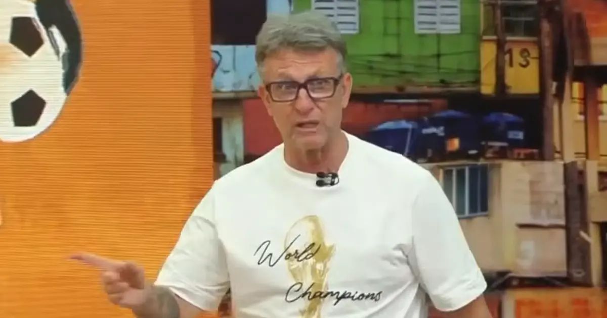 Neto em transmissão de rádio criticando Fernando Diniz