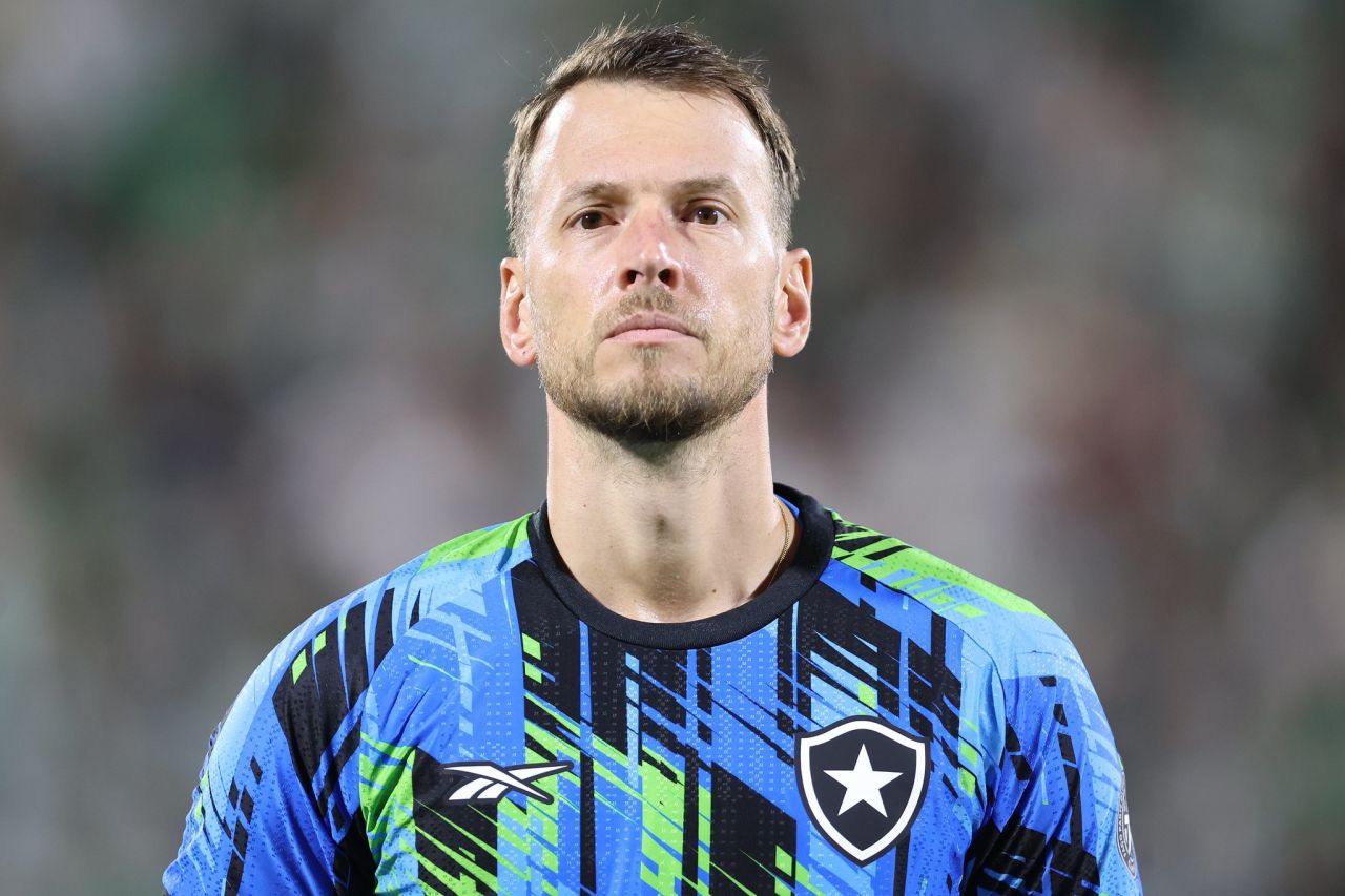 Goleiro Neto em ação pelo Botafogo