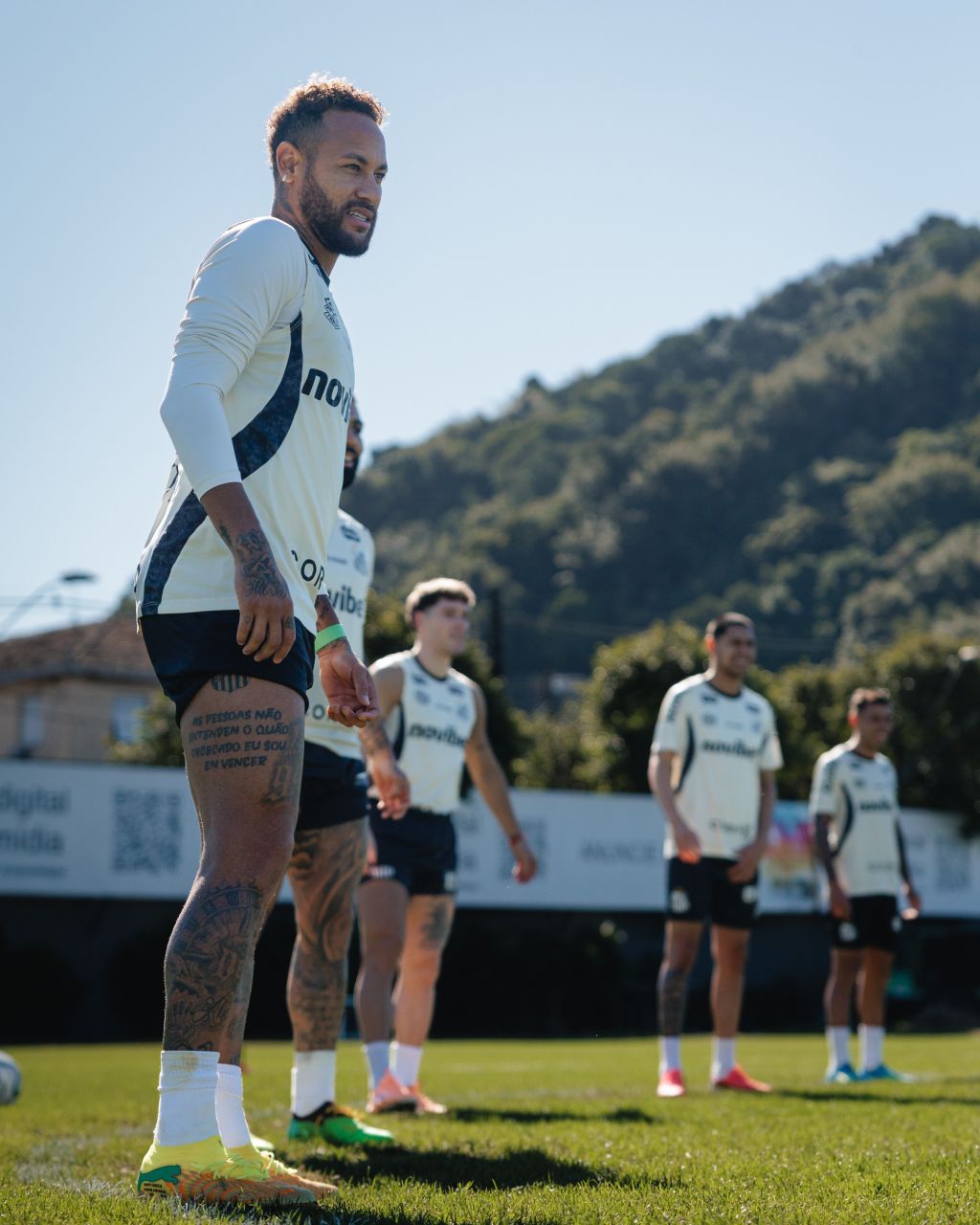 Neymar durante treino no CT Rei Pelé